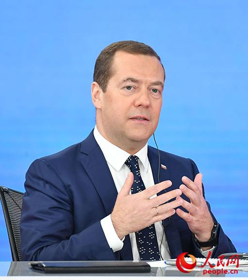 露首相が中國(guó)ネットユーザーと対話　「露中関係の一層の発展を確信」