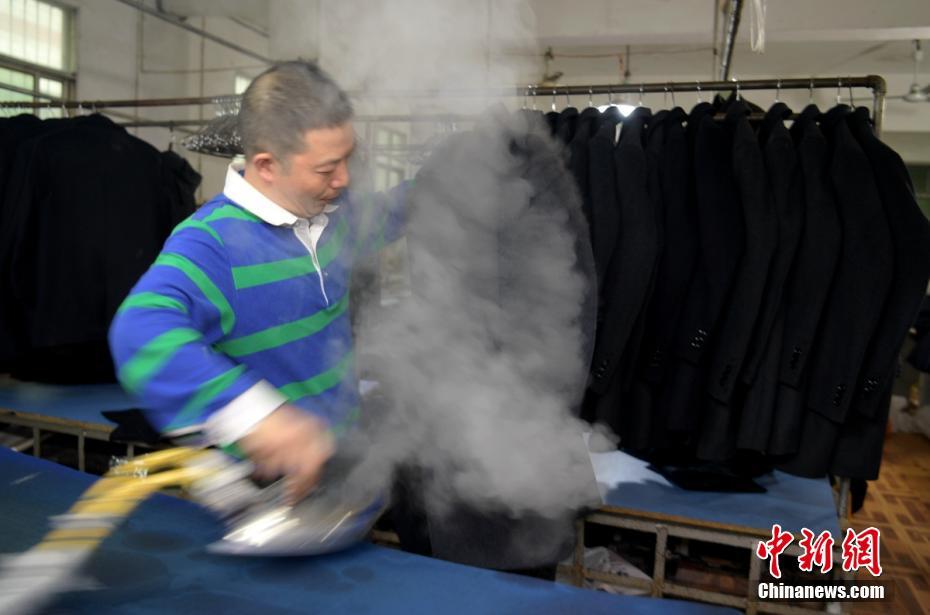 ネット通販イベント間近に迫り、フル稼働生産に入る四川省の「淘寶村」