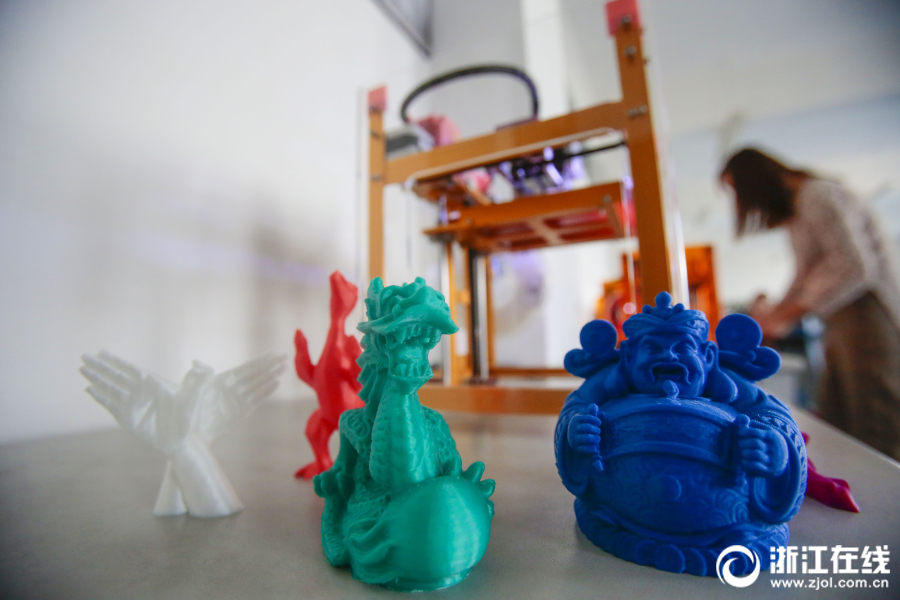 物事をやり通す職人精神學(xué)ぶ　杭州の小學(xué)校での木工授業(yè)