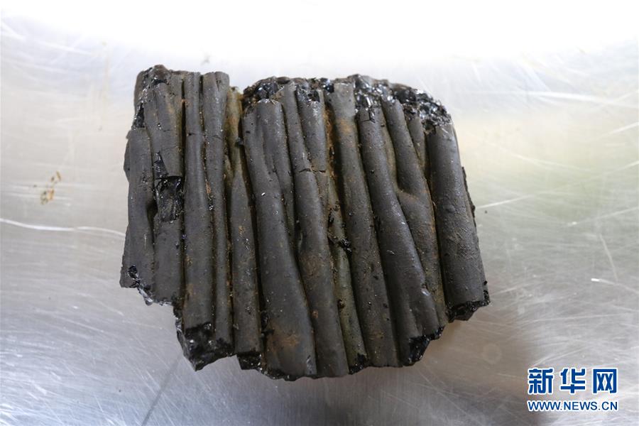   向陽紅01號、南大西洋の海底で変わった玄武巖を発見