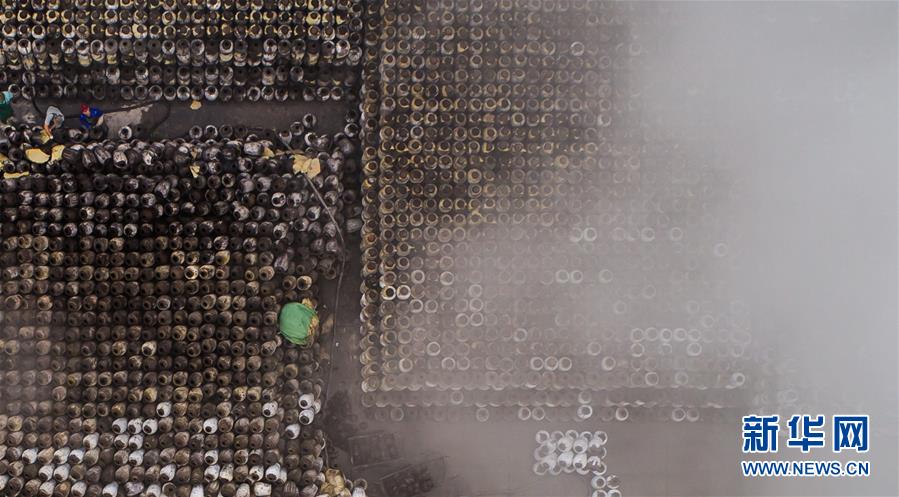 紹興酒の里で立冬に行われる冬の醸造作業(yè)　浙江省