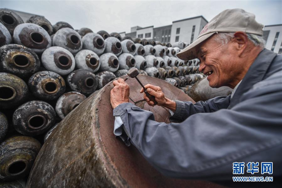 紹興酒の里で立冬に行われる冬の醸造作業(yè)　浙江省