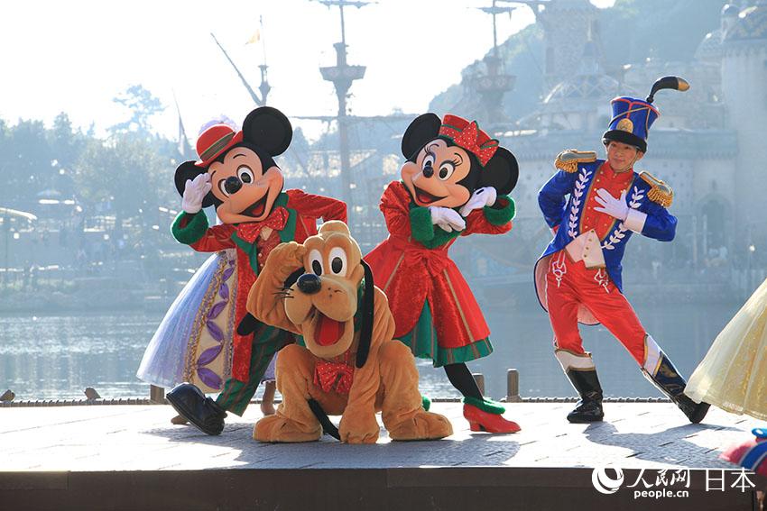 東京ディズニーランドでスペシャルイベント「クリスマス?ファンタジー」