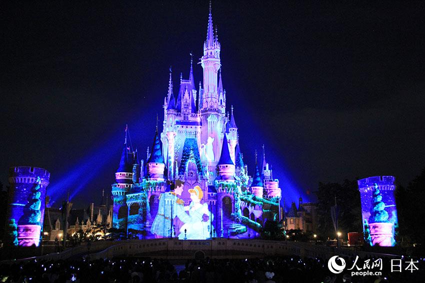 東京ディズニーランドでスペシャルイベント「クリスマス?ファンタジー」