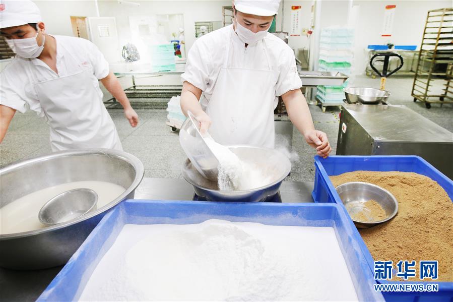 ほんのりした甘みが口に広がる人気の伝統(tǒng)菓子　江蘇省南通市