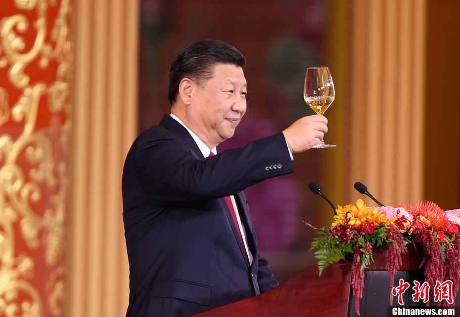 習(xí)近平國(guó)家主席夫妻がトランプ大統(tǒng)領(lǐng)夫妻を歓迎