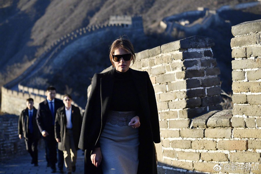 メラニア夫人が萬里の長城を見學