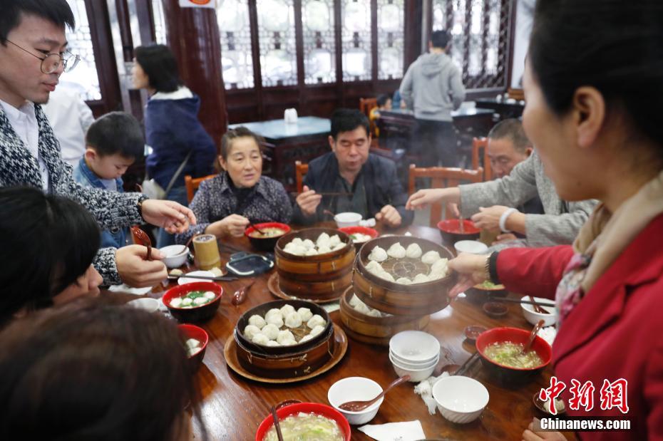 上海の國(guó)家級(jí)伝承人　新たな南翔小籠を開(kāi)発