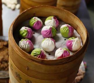 まるで油絵のような美しさ　収穫期の白馬湖農(nóng)場(chǎng)を空撮　江蘇省