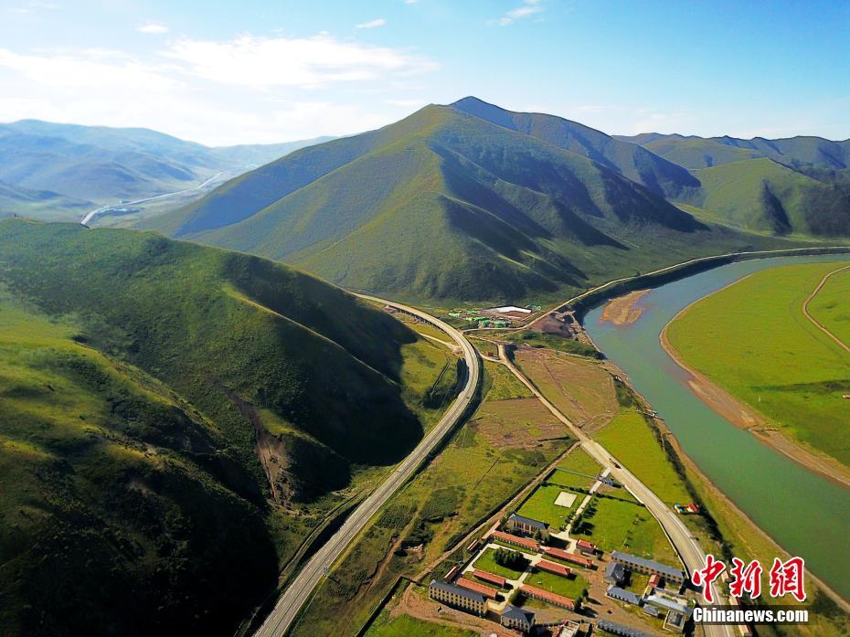 平均標(biāo)高4千メートルの花久高速道路開通へ　青海省