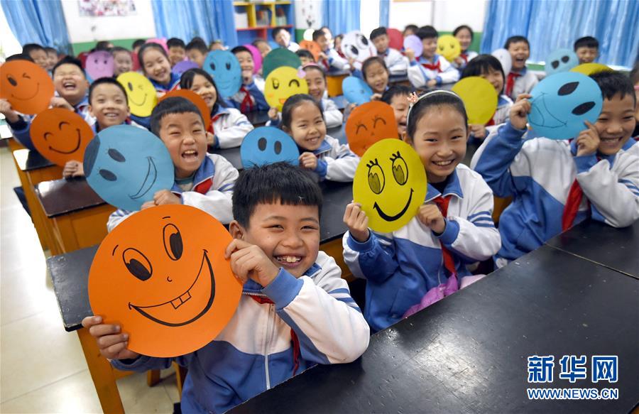 挨拶で溫もり伝える　河北省の小學(xué)校で「世界ハロー?デー」イベント