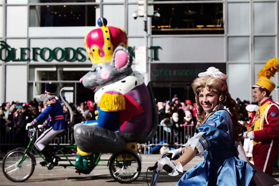 ニューヨークで感謝祭大パレード