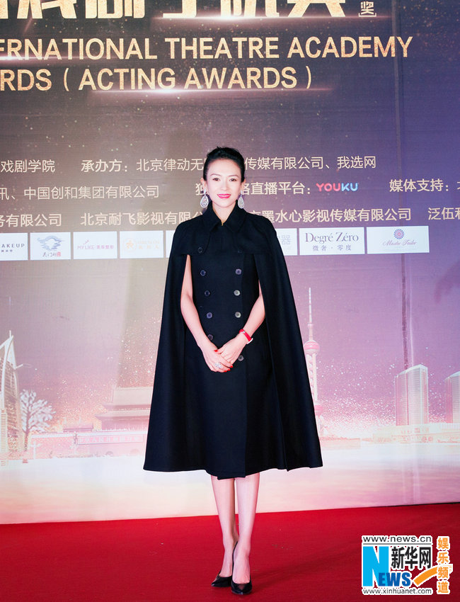 中國中央戯劇學院のイベントに「先輩」の女優(yōu)章子怡が登場