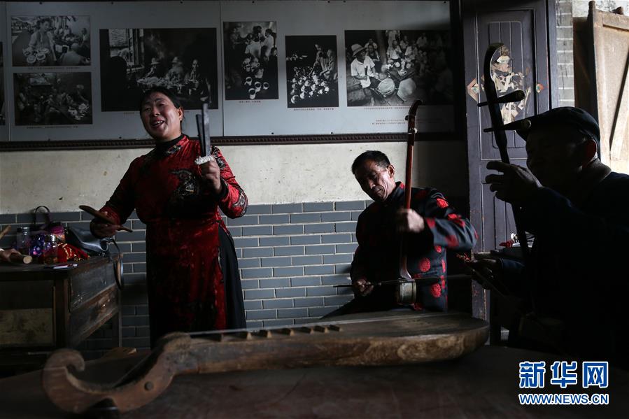 千年の歴史ある古鎮(zhèn)の茶館で過ごすくつろぎのひととき　安徽省