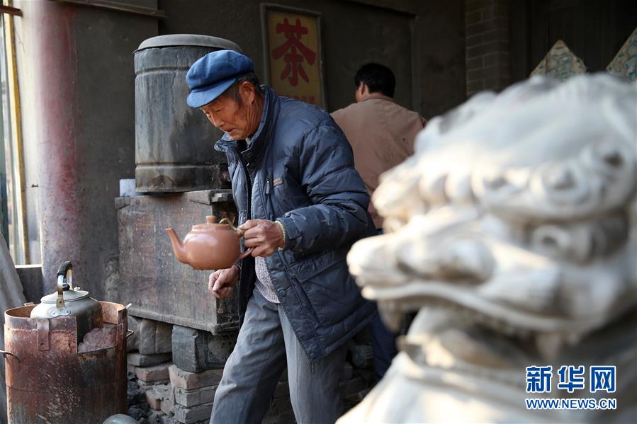 千年の歴史ある古鎮(zhèn)の茶館で過ごすくつろぎのひととき　安徽省