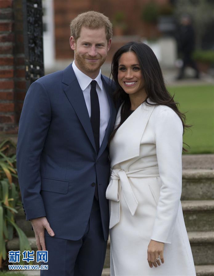 英ハリー王子が米國(guó)人女優(yōu)と婚約発表　來(lái)年春に挙式予定