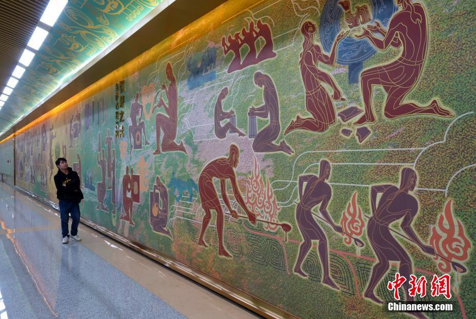 成都初の地下鉄環(huán)狀路線まもなく開通　各駅を彩るアート作品