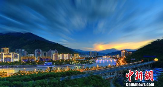 「太陽(yáng)に愛(ài)された場(chǎng)所」米易県の溫かい冬　四川省