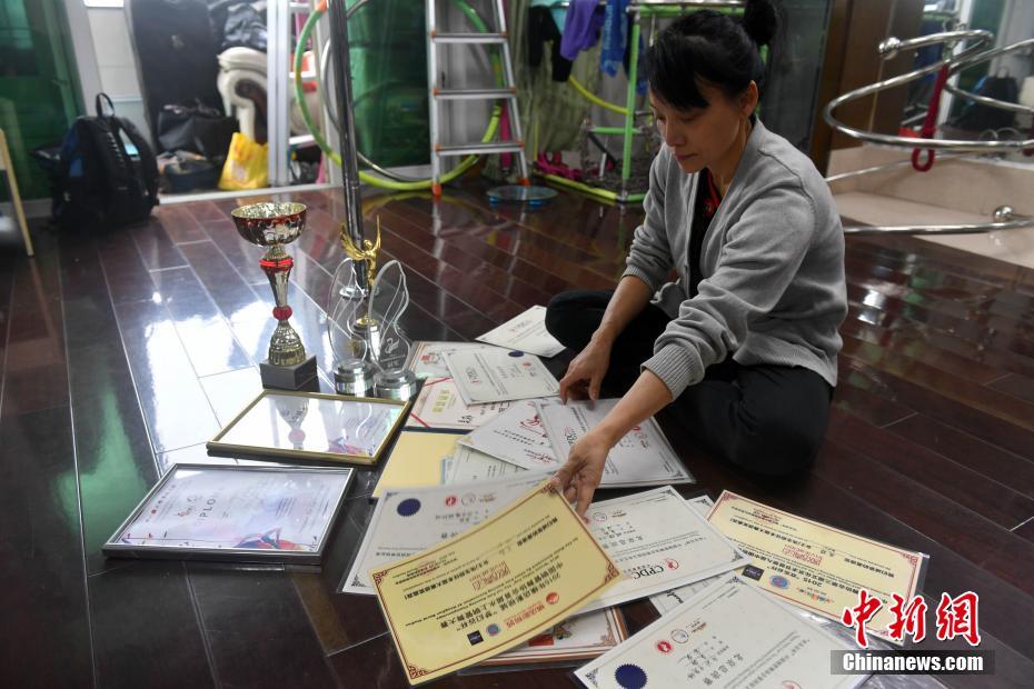 50代女性のポールダンスの道