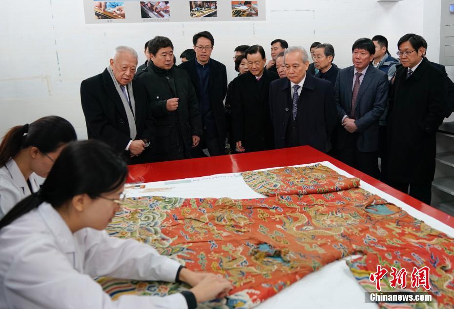 北京故宮博物院に明の時(shí)代の文化財(cái)「絲路山水地図」を贈(zèng)呈