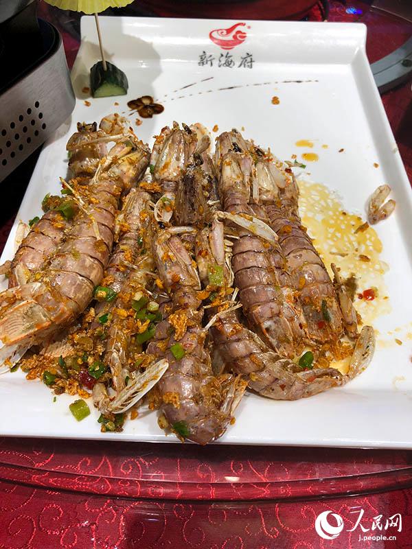 新鮮な海の幸をその場(chǎng)で選び、味わえる大型グルメ施設(shè) ?？谑?