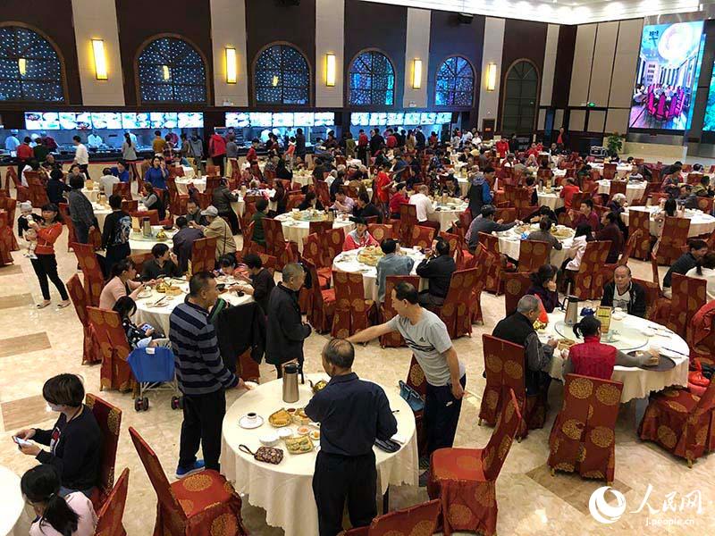 ?？冥蝸唤y(tǒng)的な喫茶スタイル「老爸茶」