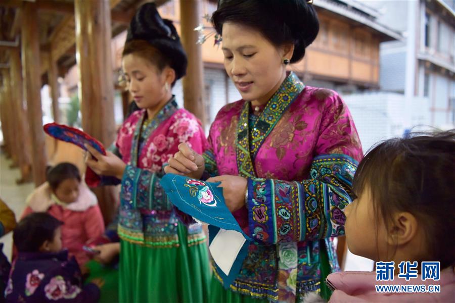 従江県の伝統(tǒng)工蕓?ミャオ族の刺繍に商機(jī)　貴州省