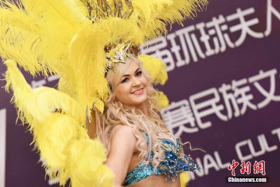 「ミセス?グローブ」民族文化ナイト　ミセスたちが自國ダンスを披露　広東省