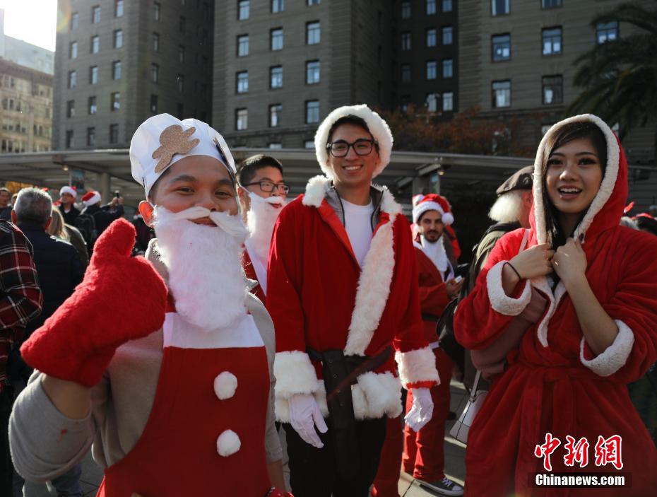 サンフランシスコで「サンタクロース?コンベンション」開催 米國