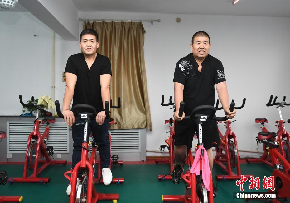 巨漢親子がダイエット　二人で合計151.5キロの減量に成功