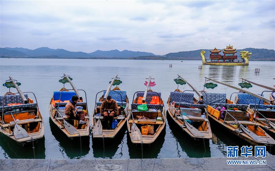 多彩な景色を見(jiàn)せる冬の西湖　杭州