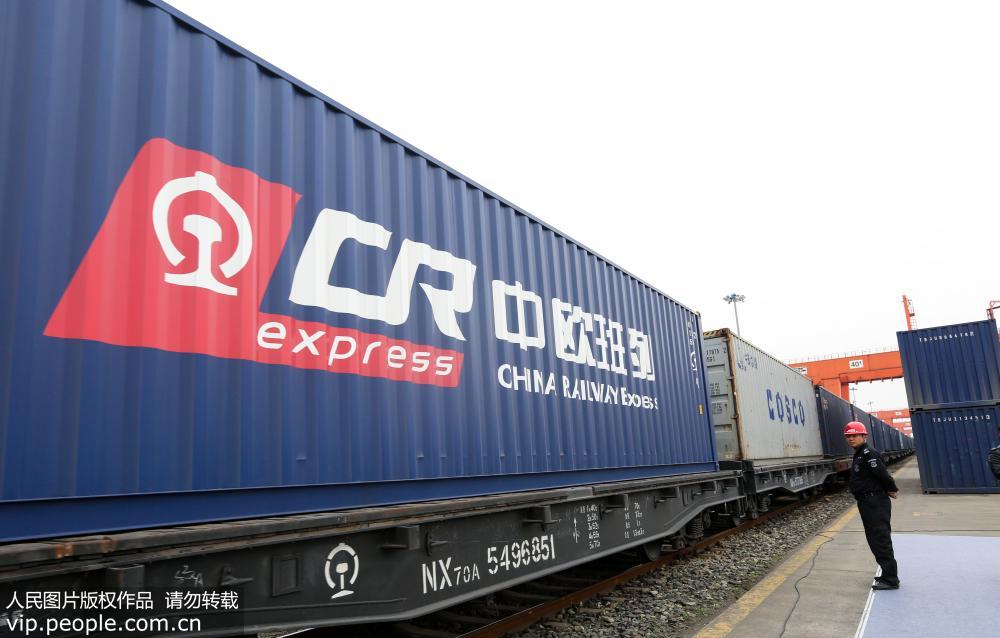 成都-ミラノ區(qū)間の中歐班列、初のテスト運(yùn)行列車が成都に無事到著