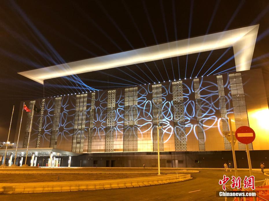 著々と工事が進む港珠澳大橋澳門口岸　