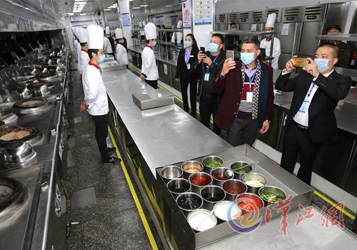 襄陽市「4D キッチ」がオープン