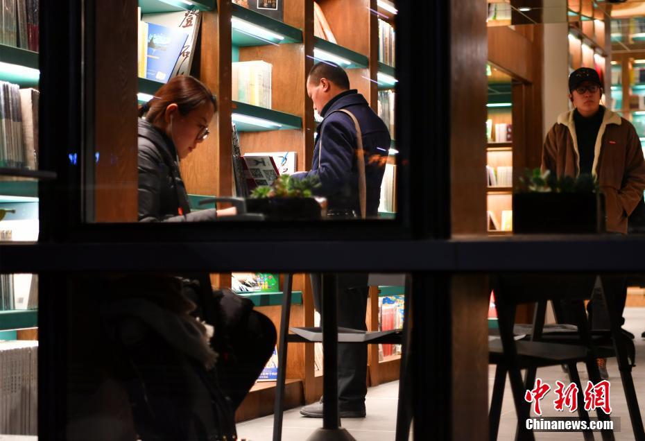 河北省に24時間営業(yè)の書店オープン　市民に安らぎ提供