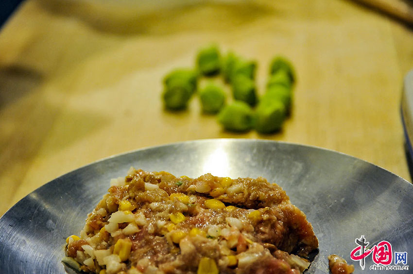 冬至には餃子を食べる中國の伝統(tǒng)的な風習