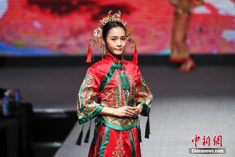 Miss Tourism Cultural World 2017の中國決勝ラウンドで花嫁衣裳