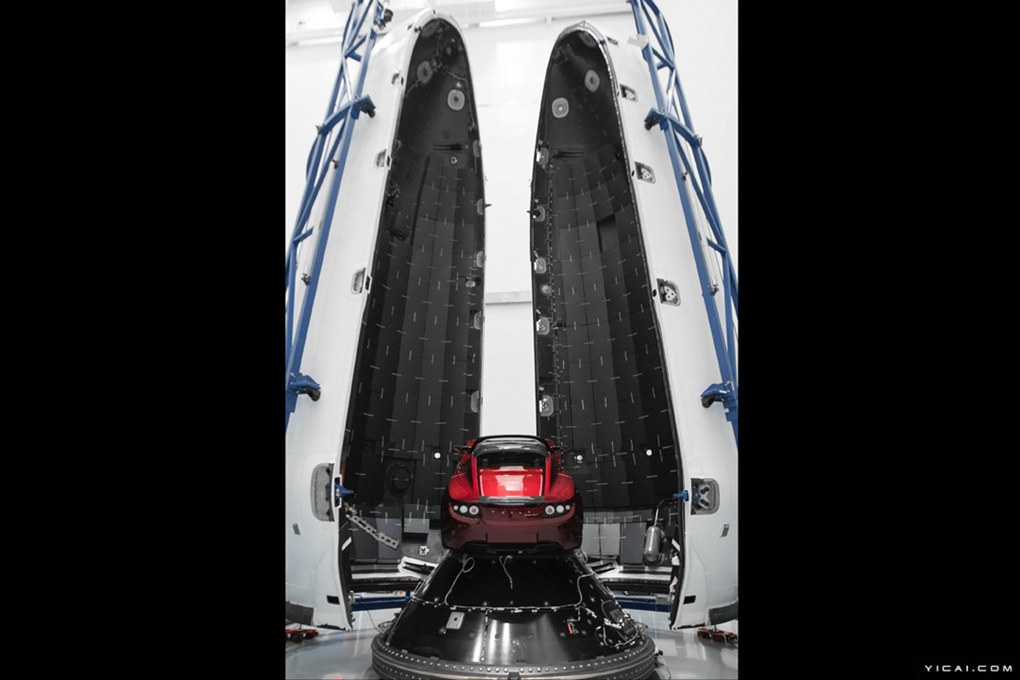 テスラEV　ロケット搭載で火星軌道へ