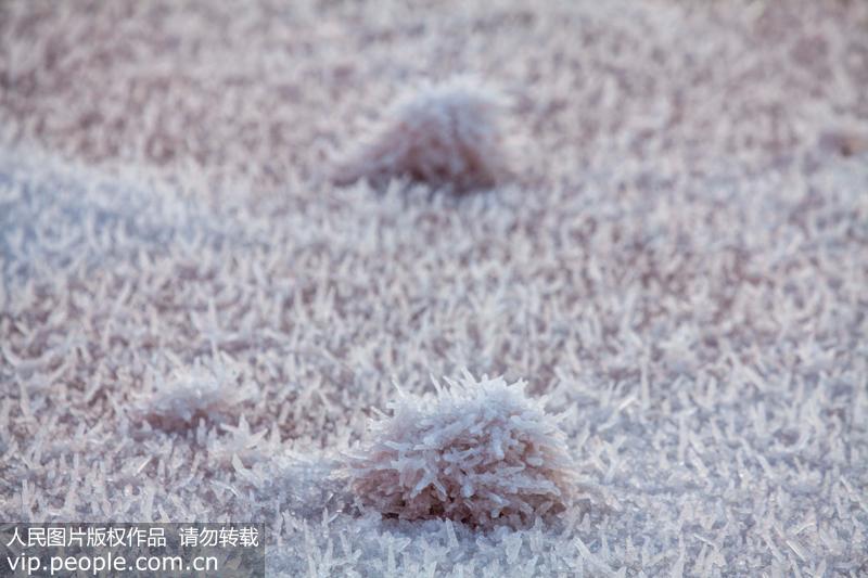 ダイヤモンドのような輝き　塩湖で「硝松」現(xiàn)象観測　山西省