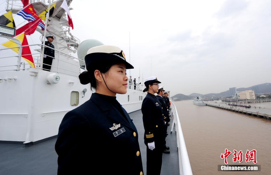 初のアフリカ訪(fǎng)問(wèn)後、帰港した病院船「平和の方舟」