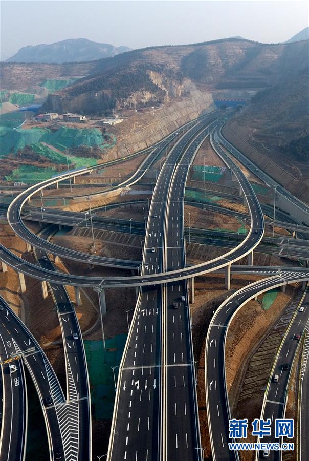 済南市最大の立體交差橋が開(kāi)通　山東省