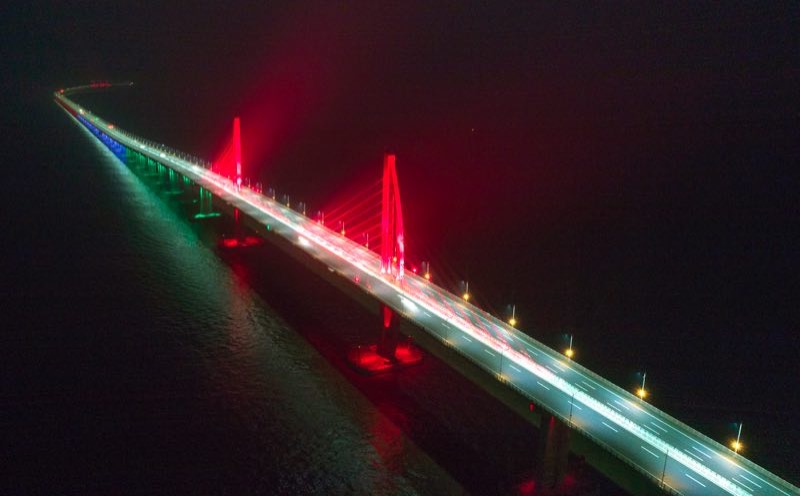 港珠澳大橋が大晦日に全線(xiàn)點(diǎn)燈　自動(dòng)車(chē)通行の條件整う