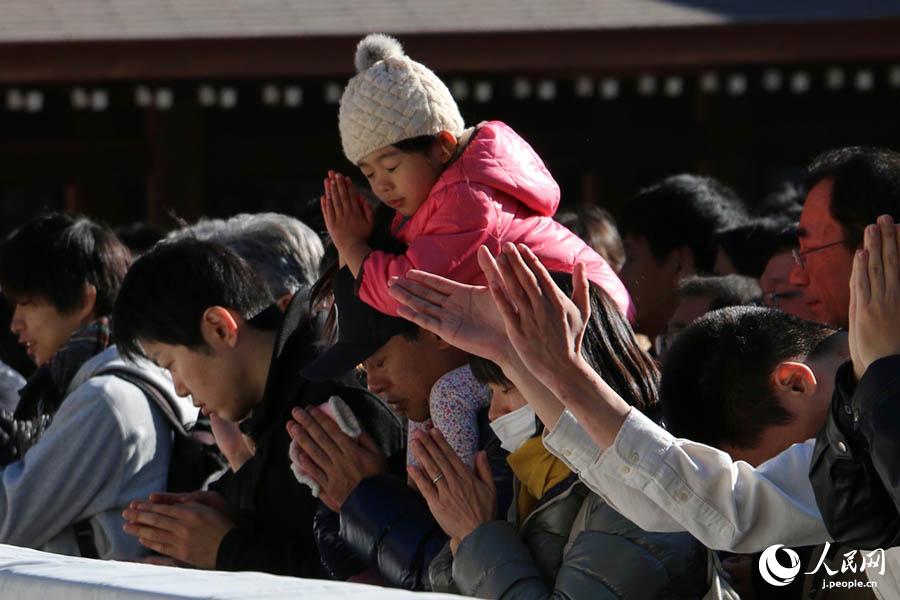 東京?明治神宮で初詣　日本の新年イベントに人続々