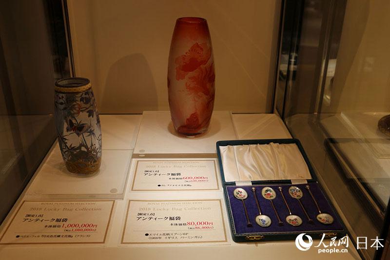 日本、熾烈な福袋商戦　今年は「體験型」が目玉