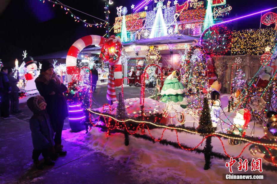 18年続くある一家の慈善活動(dòng)　寄付を募る新年のイルミネーション　カナダ