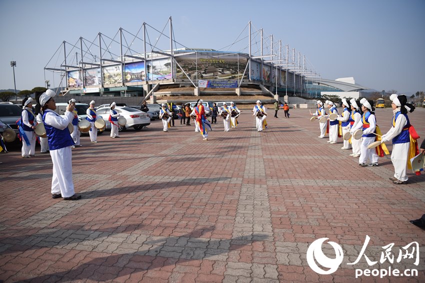 2018年平昌冬季五輪聖火リレー、人民網(wǎng)の宋麗雲(yún)副総裁が走者に