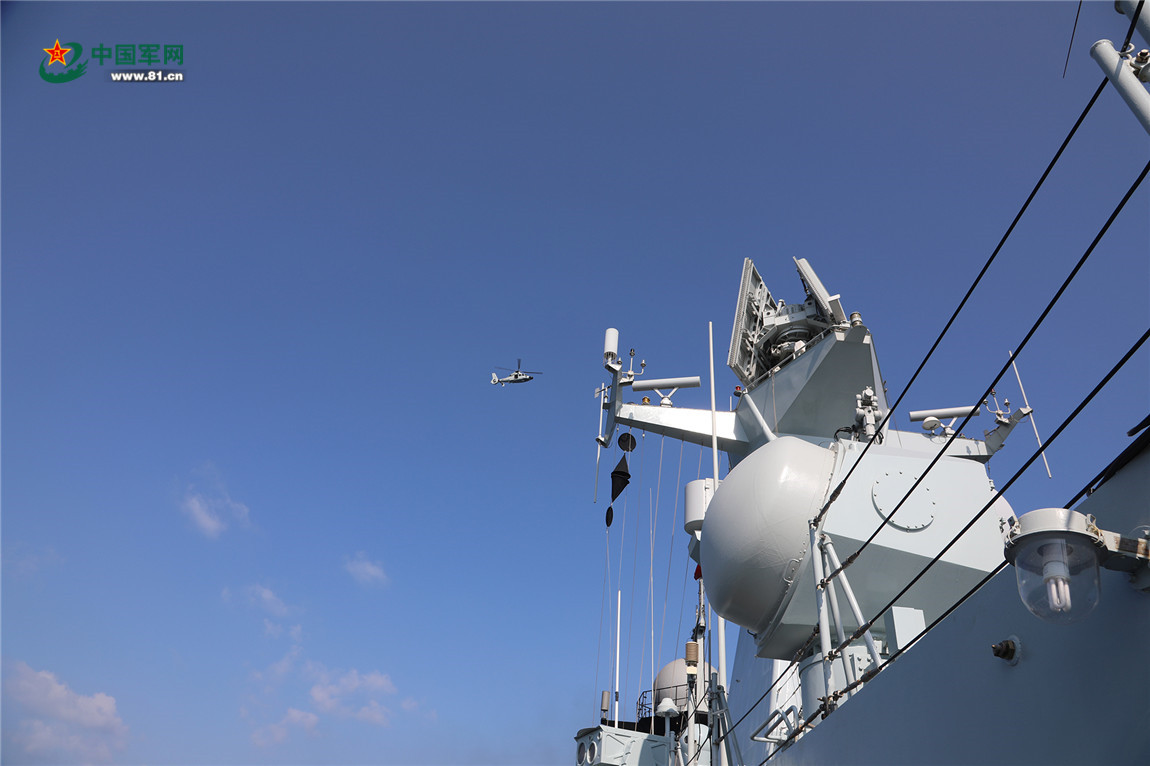 中國(guó)海軍第28次護(hù)衛(wèi)艦隊(duì)が乗っ取られた船舶の武力救出訓(xùn)練を?qū)g施