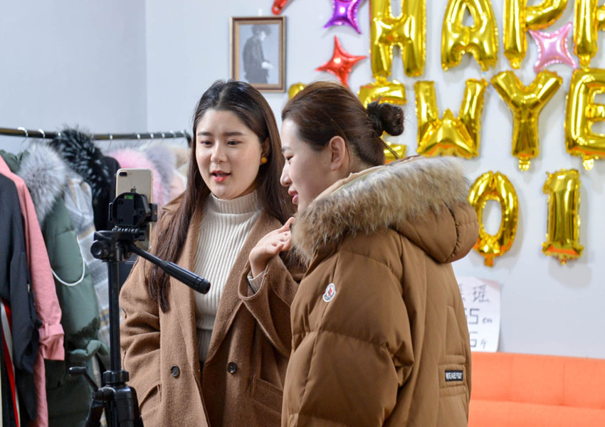 細身でなくても超前向き 平均體重70キロのぽっちゃりモデルたち