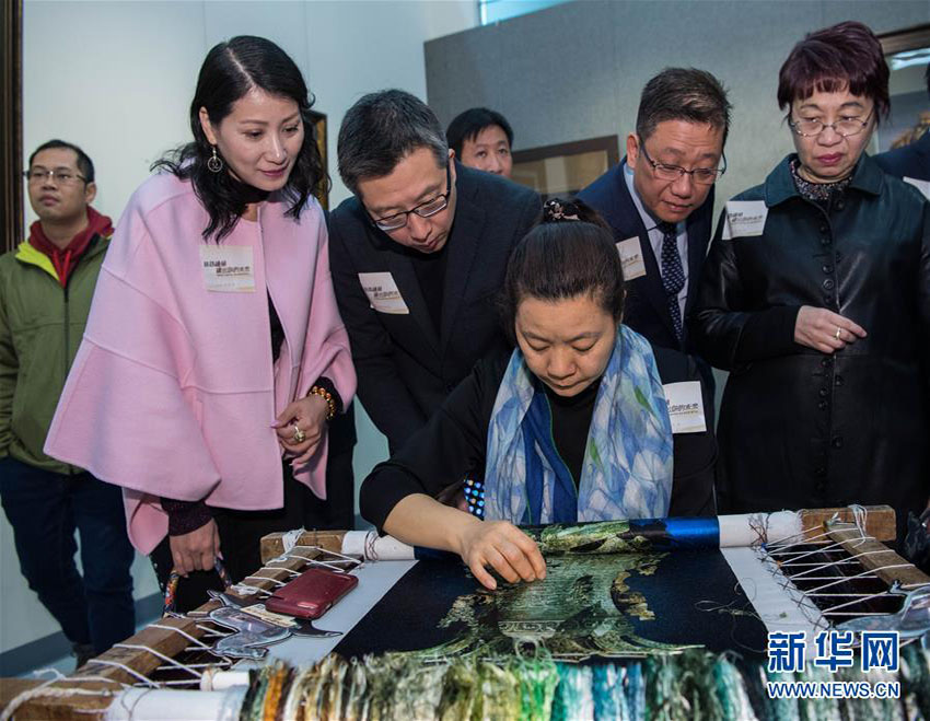 中國(guó)シルクロード蕓術(shù)品広東?香港?マカオ巡回展がマカオで開(kāi)幕