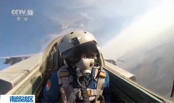 中國南部戦區(qū)空軍航空兵が新年初の実戦的訓練